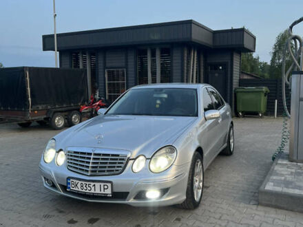 Серый Мерседес Е-Класс, объемом двигателя 2.69 л и пробегом 310 тыс. км за 6900 $, фото 1 на Automoto.ua