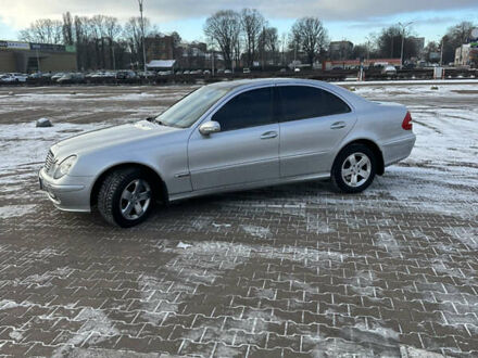 Серый Мерседес Е-Класс, объемом двигателя 1.8 л и пробегом 130 тыс. км за 8900 $, фото 1 на Automoto.ua