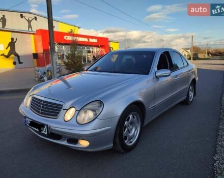 Серый Мерседес Е-Класс, объемом двигателя 2.2 л и пробегом 412 тыс. км за 5500 $, фото 1 на Automoto.ua