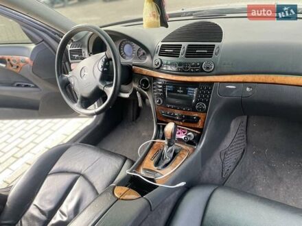 Серый Мерседес Е-Класс, объемом двигателя 2.7 л и пробегом 200 тыс. км за 8000 $, фото 1 на Automoto.ua