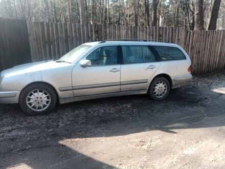 Сірий Мерседес Е-Клас, об'ємом двигуна 0 л та пробігом 340 тис. км за 1800 $, фото 1 на Automoto.ua