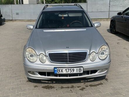 Мерседес Е-Клас 2003 у Старокостянтинів на Automoto.ua Сірий Мерседес Е-Клас, об'ємом двигуна 3.2 л та пробігом 358 тис. км за 5500 $, фото 1 на Automoto.ua