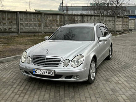 Мерседес Е-Класс 2003 в Белой Церкве на Automoto.ua Серый Мерседес Е-Класс, объемом двигателя 2.2 л и пробегом 335 тыс. км за 6900 $, фото 1 на Automoto.ua