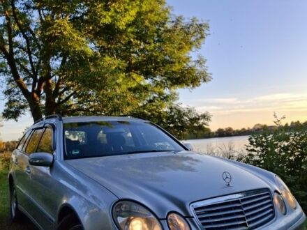 Серый Мерседес Е-Класс, объемом двигателя 2.1 л и пробегом 400 тыс. км за 5500 $, фото 1 на Automoto.ua