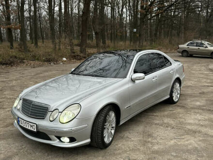 Сірий Мерседес Е-Клас, об'ємом двигуна 4 л та пробігом 250 тис. км за 8700 $, фото 1 на Automoto.ua