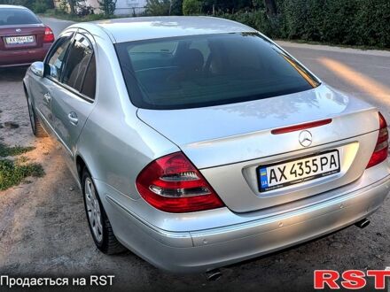 Мерседес Е-Класс 2003 в Балаклее на Automoto.ua Серый Мерседес Е-Класс, объемом двигателя 2.2 л и пробегом 430 тыс. км за 7000 $, фото 1 на Automoto.ua