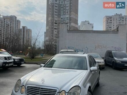 Сірий Мерседес Е-Клас, об'ємом двигуна 2.1 л та пробігом 325 тис. км за 5300 $, фото 1 на Automoto.ua