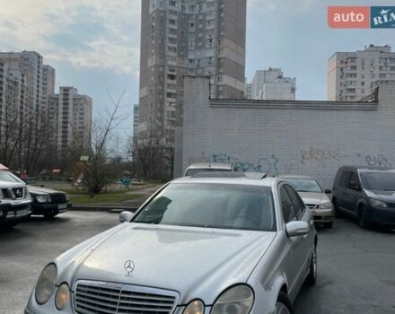 Серый Мерседес Е-Класс, объемом двигателя 2.1 л и пробегом 325 тыс. км за 5300 $, фото 1 на Automoto.ua