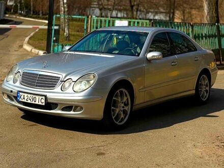 Сірий Мерседес Е-Клас, об'ємом двигуна 2.1 л та пробігом 0 тис. км за 5000 $, фото 1 на Automoto.ua