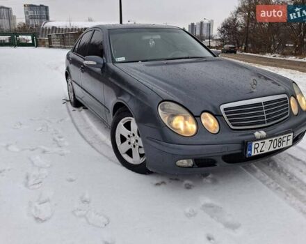 Серый Мерседес Е-Класс, объемом двигателя 2.2 л и пробегом 390 тыс. км за 3200 $, фото 1 на Automoto.ua