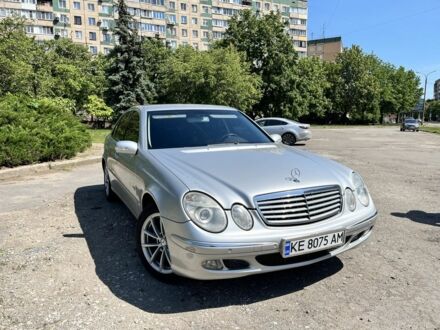 Мерседес Е-Класс 2003 в Кривом Роге на Automoto.ua Серый Мерседес Е-Класс, объемом двигателя 1.8 л и пробегом 289 тыс. км за 6300 $, фото 1 на Automoto.ua