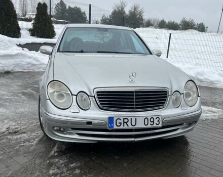 Серый Мерседес Е-Класс, объемом двигателя 2.2 л и пробегом 350 тыс. км за 2650 $, фото 1 на Automoto.ua