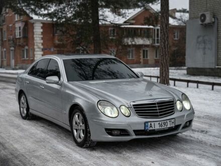 Сірий Мерседес Е-Клас, об'ємом двигуна 2.6 л та пробігом 350 тис. км за 4900 $, фото 1 на Automoto.ua