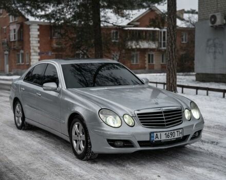 Серый Мерседес Е-Класс, объемом двигателя 2.6 л и пробегом 350 тыс. км за 4900 $, фото 1 на Automoto.ua