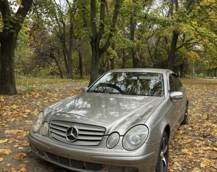 Мерседес Е-Клас 2004 у Одесі на Automoto.ua Сірий Мерседес Е-Клас, об'ємом двигуна 3.2 л та пробігом 200 тис. км за 8500 $, фото 1 на Automoto.ua