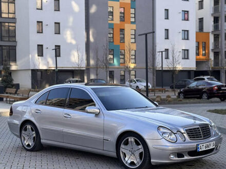 Мерседес Е-Класс 2004 в Ивано-Франковске на Automoto.ua Серый Мерседес Е-Класс, объемом двигателя 3.22 л и пробегом 399 тыс. км за 9300 $, фото 1 на Automoto.ua
