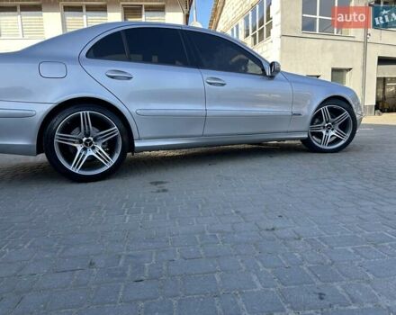 Сірий Мерседес Е-Клас, об'ємом двигуна 2.2 л та пробігом 480 тис. км за 6800 $, фото 1 на Automoto.ua