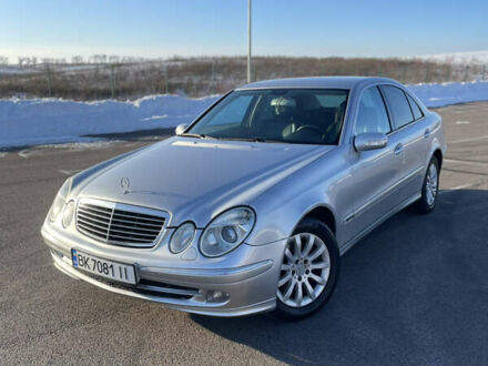 Серый Мерседес Е-Класс, объемом двигателя 3.2 л и пробегом 260 тыс. км за 7500 $, фото 1 на Automoto.ua