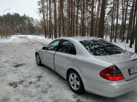 Сірий Мерседес Е-Клас, об'ємом двигуна 0 л та пробігом 268 тис. км за 2600 $, фото 1 на Automoto.ua