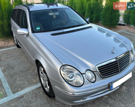 Серый Мерседес Е-Класс, объемом двигателя 2.69 л и пробегом 433 тыс. км за 7600 $, фото 1 на Automoto.ua
