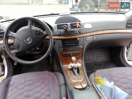 Мерседес Е-Клас 2004 у Одесі на Automoto.ua Сірий Мерседес Е-Клас, об'ємом двигуна 0 л та пробігом 200 тис. км за 7800 $, фото 1 на Automoto.ua