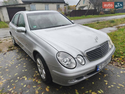 Мерседес Е-Клас 2004 у Чернігові на Automoto.ua Сірий Мерседес Е-Клас, об'ємом двигуна 2.2 л та пробігом 380 тис. км за 7000 $, фото 1 на Automoto.ua