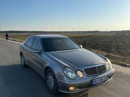 Сірий Мерседес Е-Клас, об'ємом двигуна 3.2 л та пробігом 350 тис. км за 6000 $, фото 1 на Automoto.ua