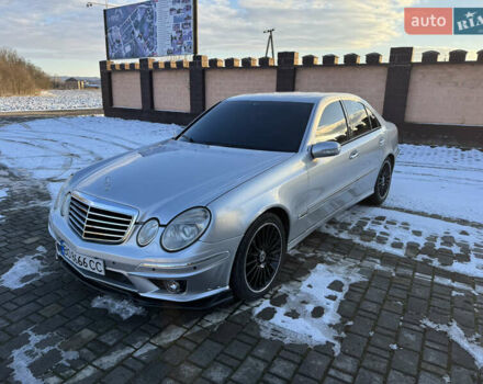 Серый Мерседес Е-Класс, объемом двигателя 3.2 л и пробегом 300 тыс. км за 7300 $, фото 1 на Automoto.ua