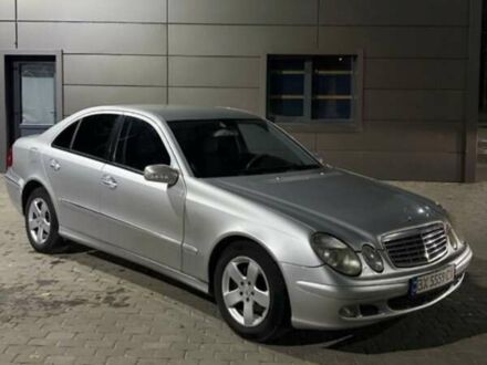 Серый Мерседес Е-Класс, объемом двигателя 2.6 л и пробегом 385 тыс. км за 5200 $, фото 1 на Automoto.ua