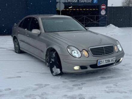Сірий Мерседес Е-Клас, об'ємом двигуна 2.1 л та пробігом 400 тис. км за 6150 $, фото 1 на Automoto.ua