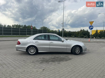 Мерседес Е-Класс 2004 в Ивано-Франковске на Automoto.ua Серый Мерседес Е-Класс, объемом двигателя 2.7 л и пробегом 380 тыс. км за 7999 $, фото 1 на Automoto.ua