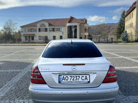 Мерседес Е-Класс 2005 в Хусте на Automoto.ua Серый Мерседес Е-Класс, объемом двигателя 2.2 л и пробегом 290 тыс. км за 8199 $, фото 1 на Automoto.ua
