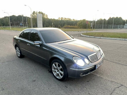 Мерседес Е-Класс 2005 в Ковель на Automoto.ua Серый Мерседес Е-Класс, объемом двигателя 2.99 л и пробегом 324 тыс. км за 9300 $, фото 1 на Automoto.ua