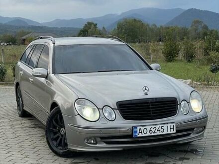 Мерседес Е-Класс 2005 в Хусте на Automoto.ua Серый Мерседес Е-Класс, объемом двигателя 3 л и пробегом 383 тыс. км за 7700 $, фото 1 на Automoto.ua