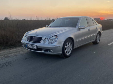 Мерседес Е-Класс 2005 в Львове на Automoto.ua Серый Мерседес Е-Класс, объемом двигателя 2.69 л и пробегом 286 тыс. км за 5850 $, фото 1 на Automoto.ua