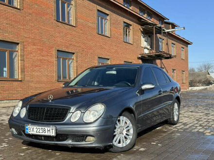Сірий Мерседес Е-Клас, об'ємом двигуна 2.2 л та пробігом 431 тис. км за 6399 $, фото 1 на Automoto.ua
