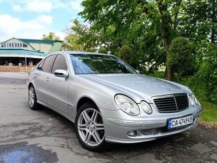 Мерседес Е-Класс 2005 в Звенигородка на Automoto.ua Серый Мерседес Е-Класс, объемом двигателя 3.5 л и пробегом 240 тыс. км за 5500 $, фото 1 на Automoto.ua