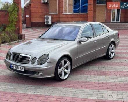 Мерседес Е-Клас 2005 у Запоріжжя на Automoto.ua Сірий Мерседес Е-Клас, об'ємом двигуна 1.8 л та пробігом 247 тис. км за 5750 $, фото 1 на Automoto.ua