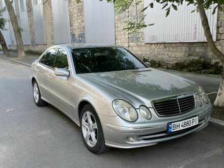 Мерседес Е-Клас 2005 у Одесі на Automoto.ua Сірий Мерседес Е-Клас, об'ємом двигуна 3.5 л та пробігом 304 тис. км за 7000 $, фото 1 на Automoto.ua