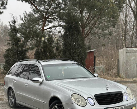 Сірий Мерседес Е-Клас, об'ємом двигуна 2.2 л та пробігом 270 тис. км за 6500 $, фото 1 на Automoto.ua