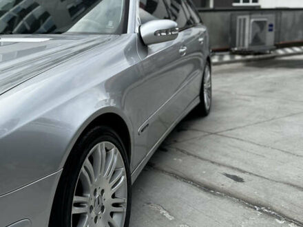 Сірий Мерседес Е-Клас, об'ємом двигуна 1.8 л та пробігом 305 тис. км за 6200 $, фото 1 на Automoto.ua