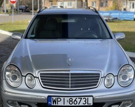 Мерседес Е-Клас 2005 у Рівному на Automoto.ua Сірий Мерседес Е-Клас, об'ємом двигуна 2.2 л та пробігом 320 тис. км за 2650 $, фото 1 на Automoto.ua