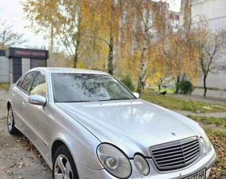Сірий Мерседес Е-Клас, об'ємом двигуна 3 л та пробігом 300 тис. км за 5300 $, фото 1 на Automoto.ua