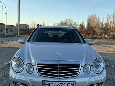Мерседес Е-Класс 2006 в Южноукраинске на Automoto.ua Серый Мерседес Е-Класс, объемом двигателя 2.99 л и пробегом 322 тыс. км за 9350 $, фото 1 на Automoto.ua