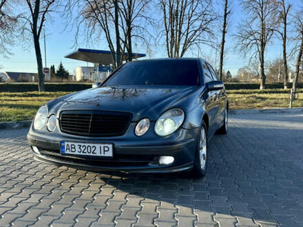 Серый Мерседес Е-Класс, объемом двигателя 2.99 л и пробегом 492 тыс. км за 8500 $, фото 1 на Automoto.ua