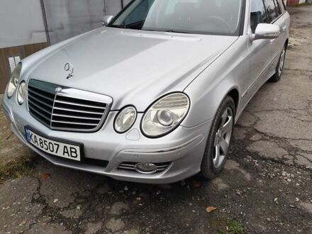 Серый Мерседес Е-Класс, объемом двигателя 3 л и пробегом 250 тыс. км за 10000 $, фото 1 на Automoto.ua