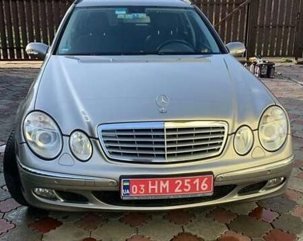 Сірий Мерседес Е-Клас, об'ємом двигуна 2 л та пробігом 225 тис. км за 8700 $, фото 1 на Automoto.ua