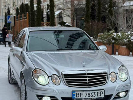 Серый Мерседес Е-Класс, объемом двигателя 3 л и пробегом 347 тыс. км за 9500 $, фото 1 на Automoto.ua