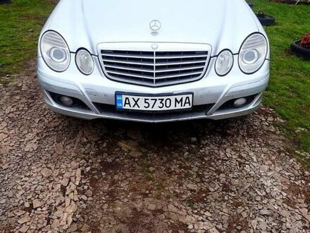 Серый Мерседес Е-Класс, объемом двигателя 2.1 л и пробегом 266 тыс. км за 5900 $, фото 1 на Automoto.ua