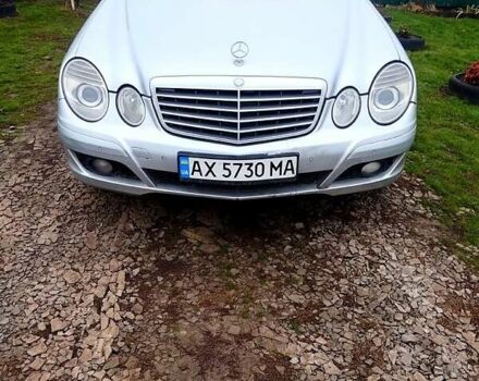 Серый Мерседес Е-Класс, объемом двигателя 2.1 л и пробегом 266 тыс. км за 5900 $, фото 1 на Automoto.ua